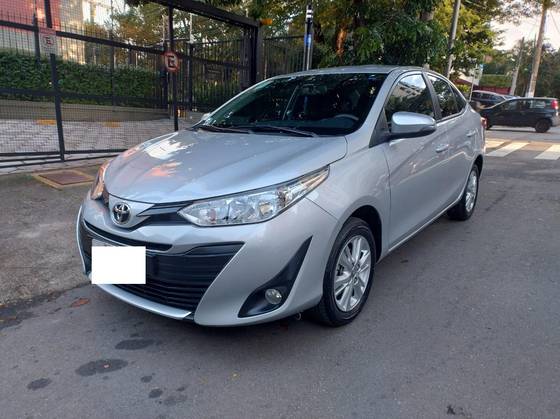 TOYOTA YARIS 1.5 16V FLEX SEDAN XL PLUS TECH MULTIDRIVE TOYOTA YARIS 1.5 16V FLEX SEDAN XL PLUS TECH MULTIDRIVE
